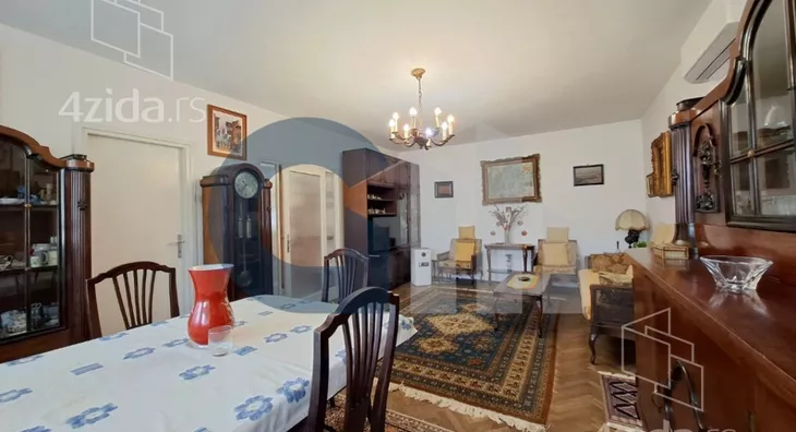 Četvoroiposoban stan | 4zida