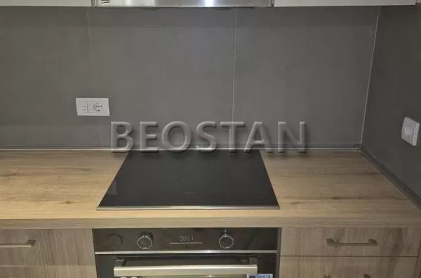 Šestosoban stan | 4zida