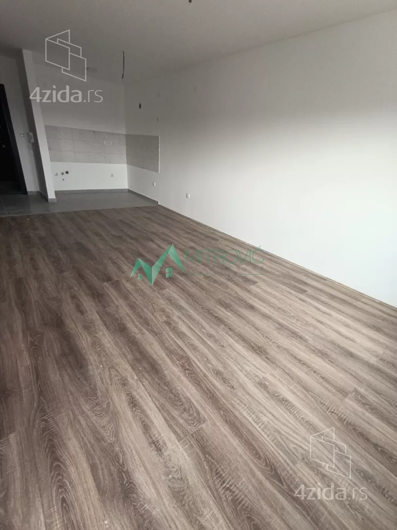 Šestosoban stan | 4zida