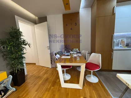 Sremska Kamenica | 4zida.rs