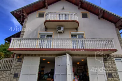 3-etažna kuća | 4zida