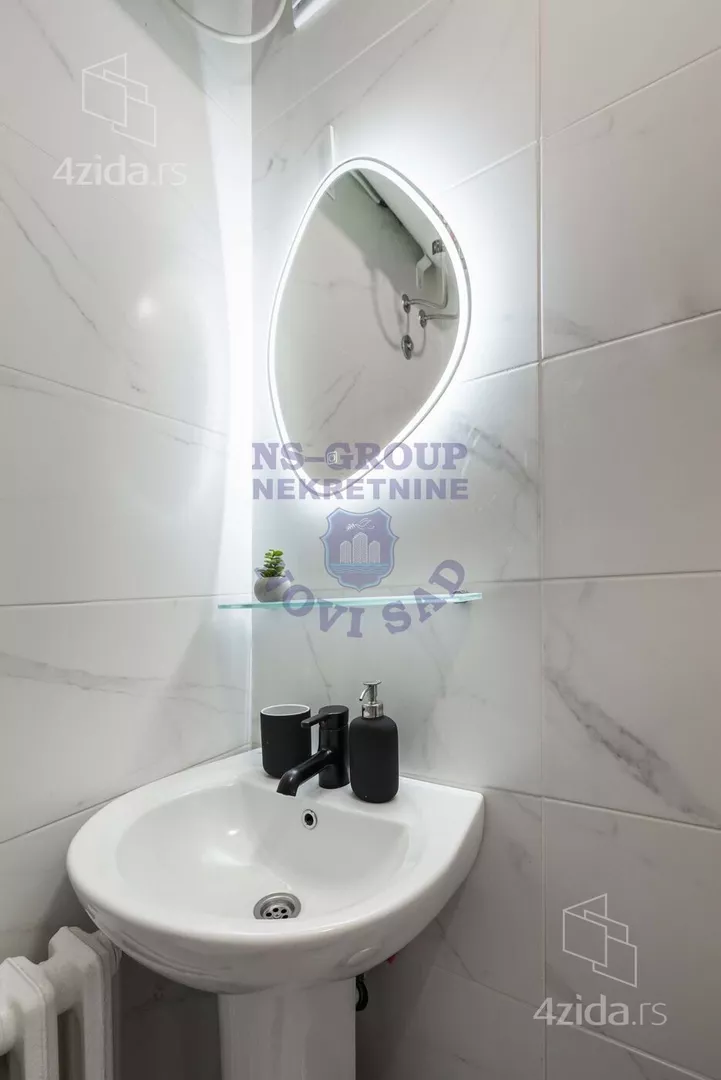 Sedmosoban stan | 4zida