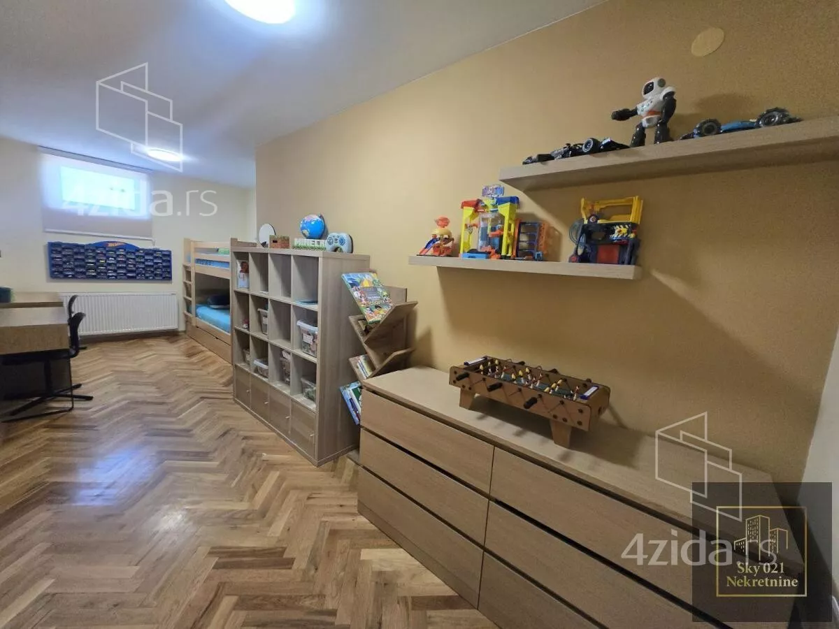 Četvorosoban stan | 4zida
