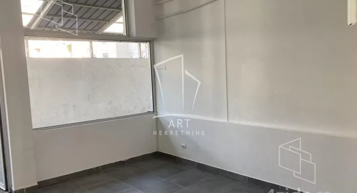 Lokal | 4zida