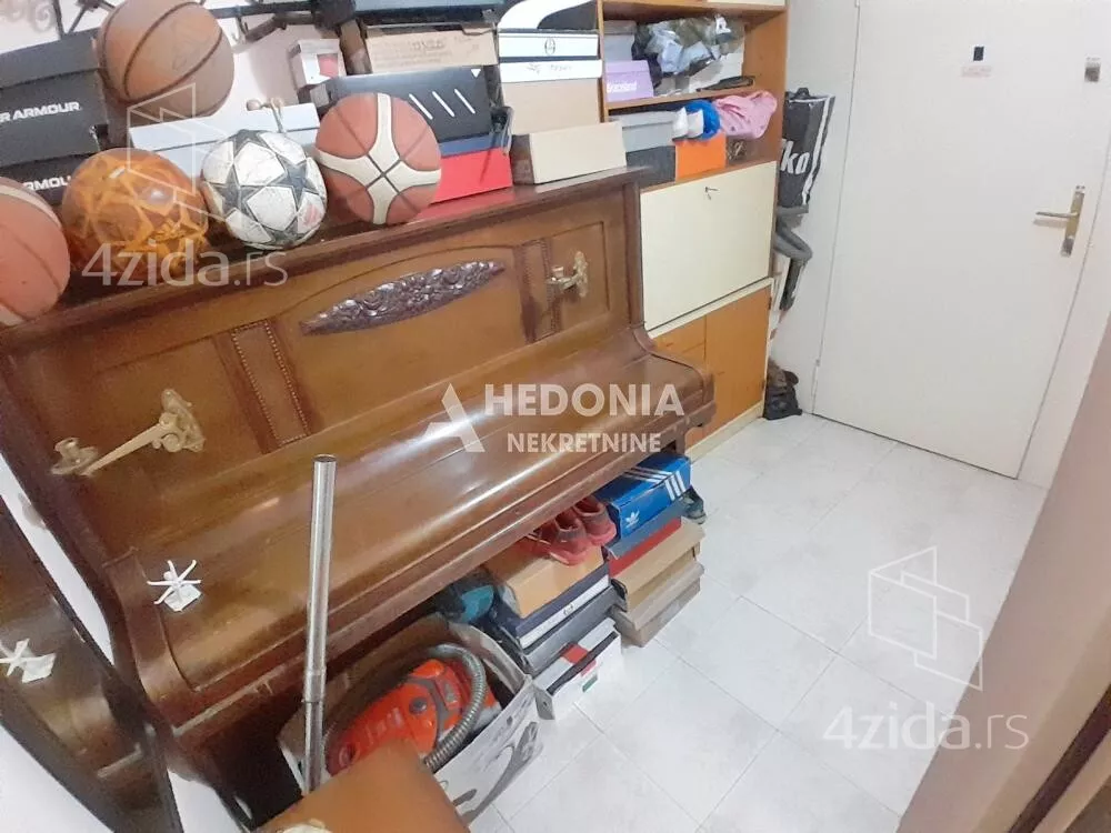 Troiposoban stan | 4zida