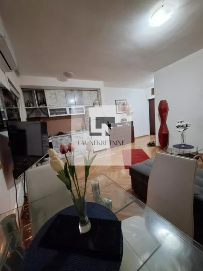 Julino Brdo | 4zida.rs