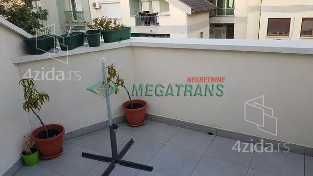 Petosoban stan | 4zida