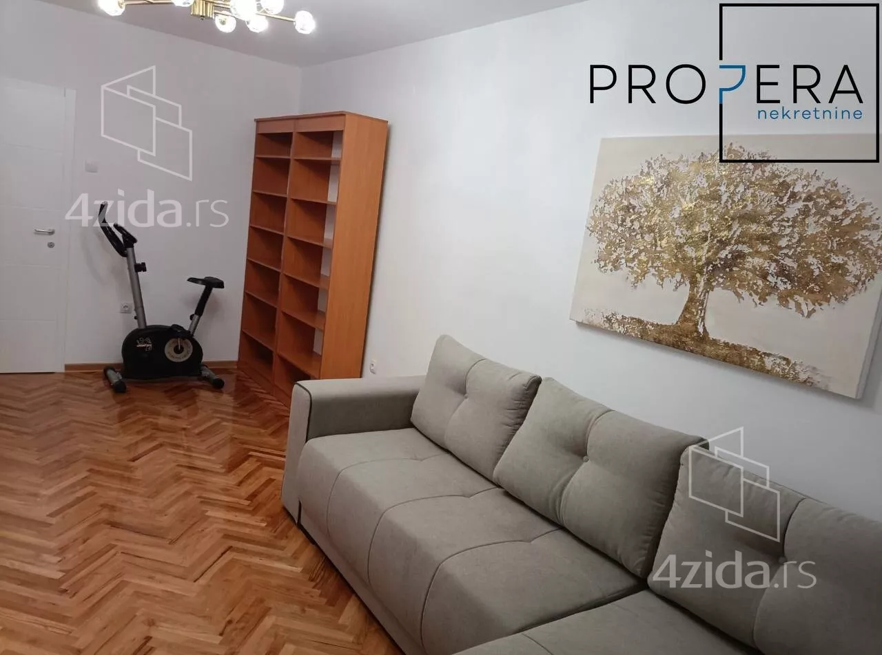 Četvoroiposoban stan | 4zida