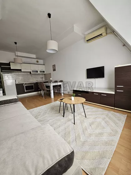 Obrenovićeva | 4zida.rs