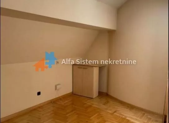 Šestosoban stan | 4zida