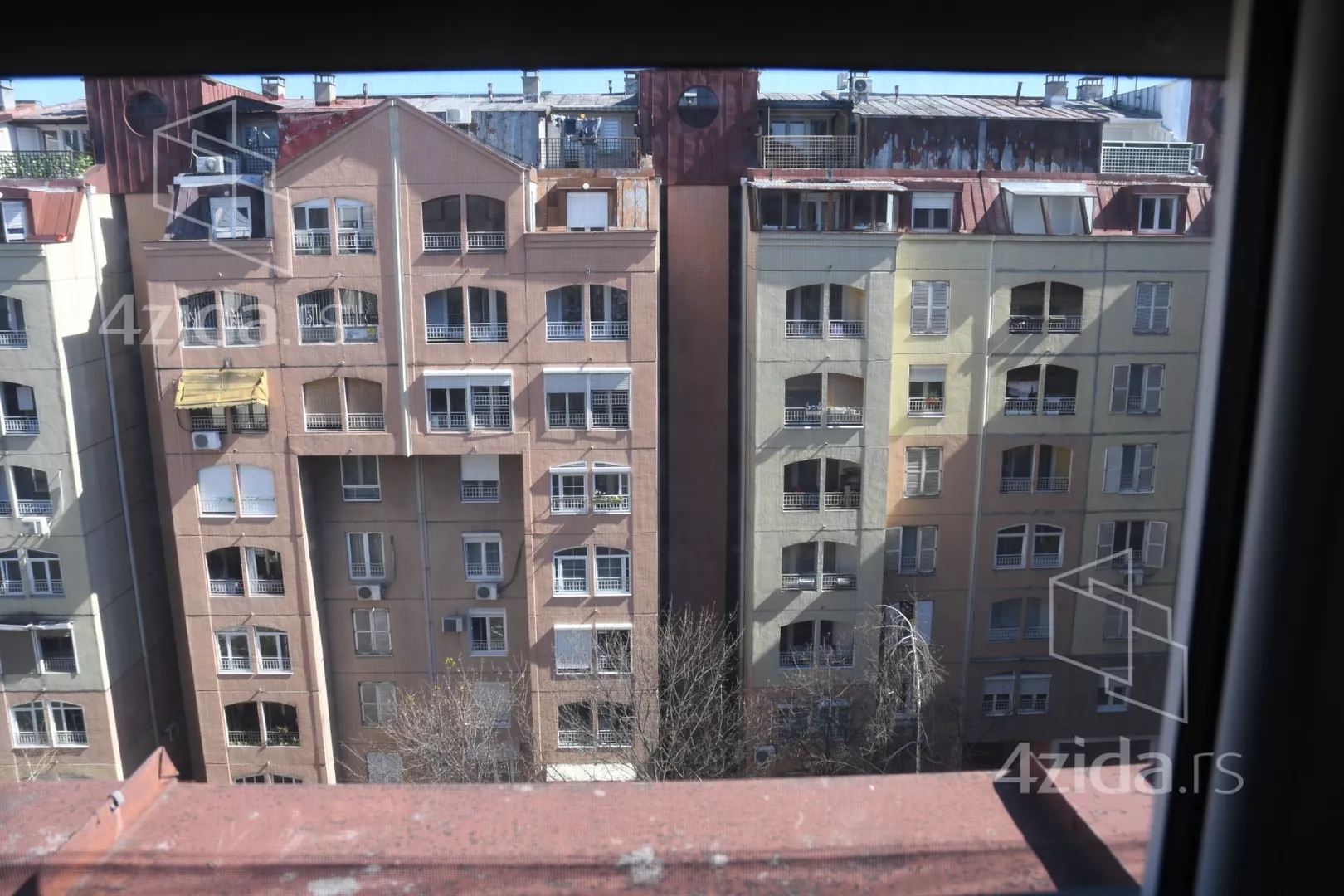 Četvoroiposoban stan | 4zida