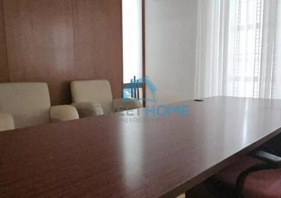 Poslovna zgrada | 4zida