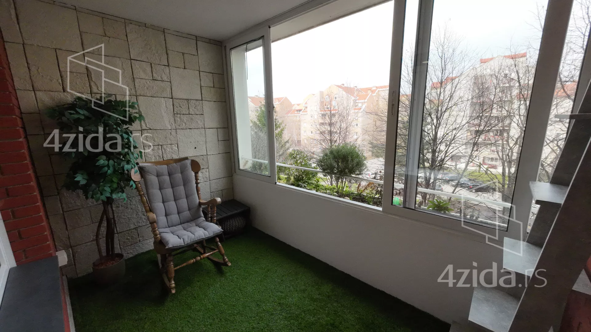 Četvoroiposoban stan | 4zida