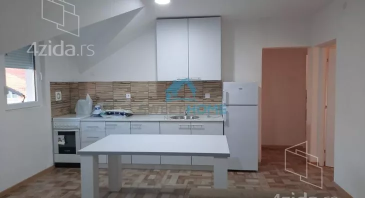 Četvoroiposoban stan | 4zida