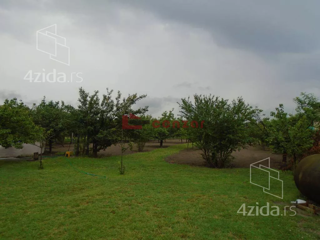 Plac | 4zida