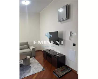 Jovana Ćirilova | 4zida.rs