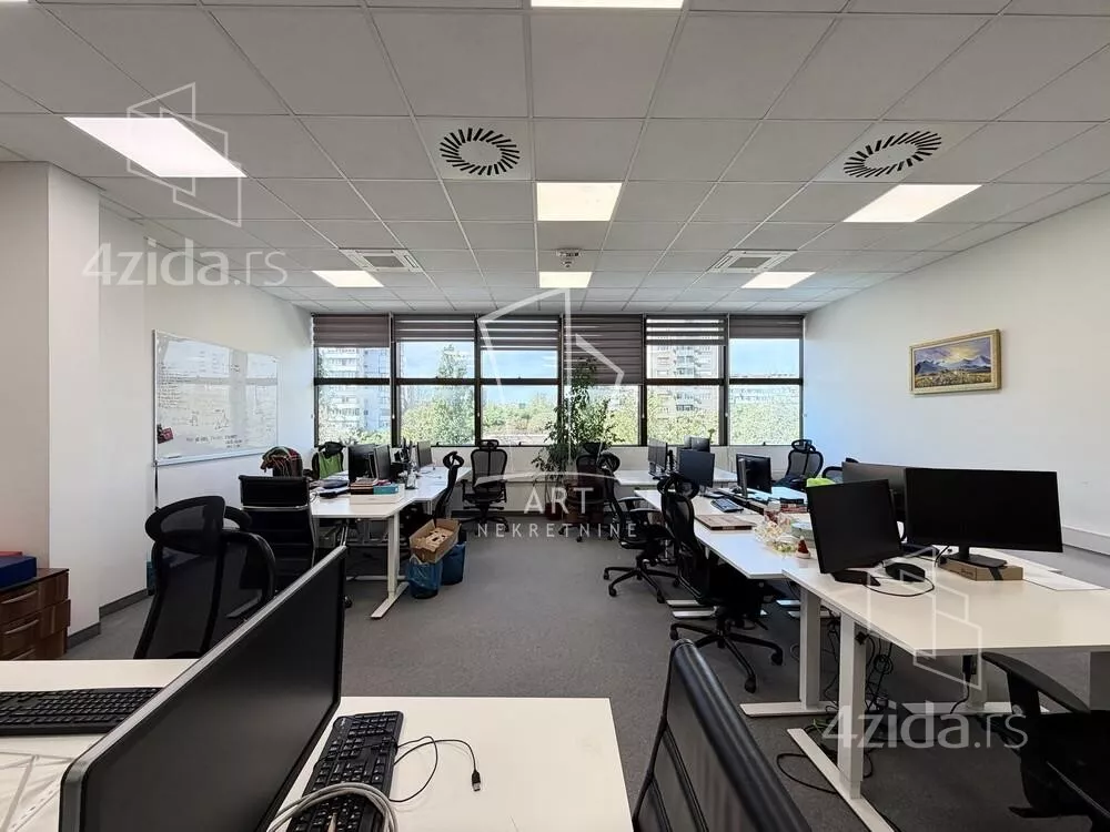 Poslovni prostor | 4zida