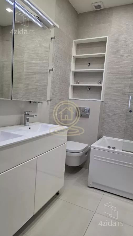 Petosoban stan | 4zida