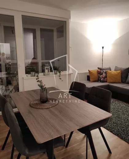 Vjekoslava Kovača | 4zida.rs