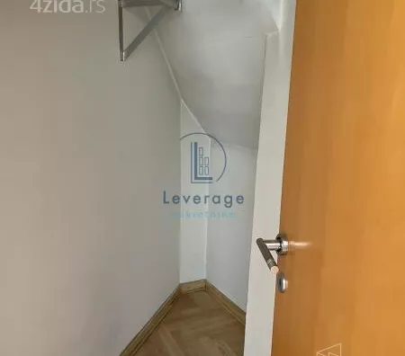 Šestosoban stan | 4zida