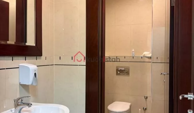 Poslovna zgrada | 4zida