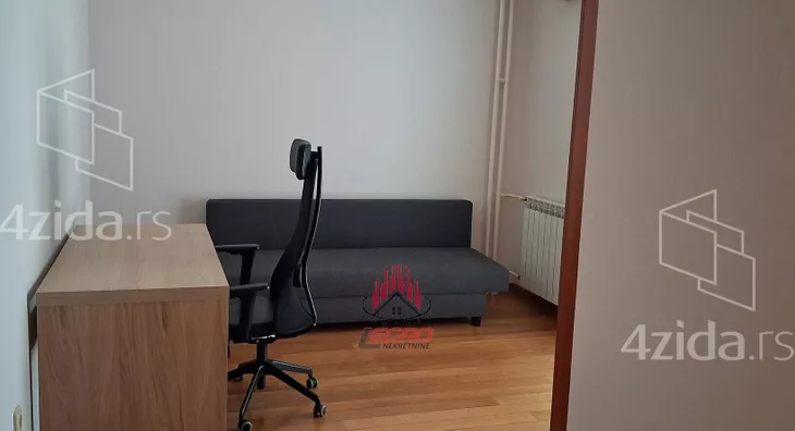 Petoiposoban stan | 4zida