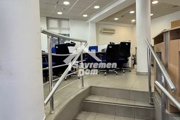 Poslovna zgrada | 4zida