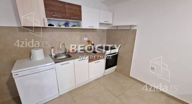 Četvoroiposoban stan | 4zida