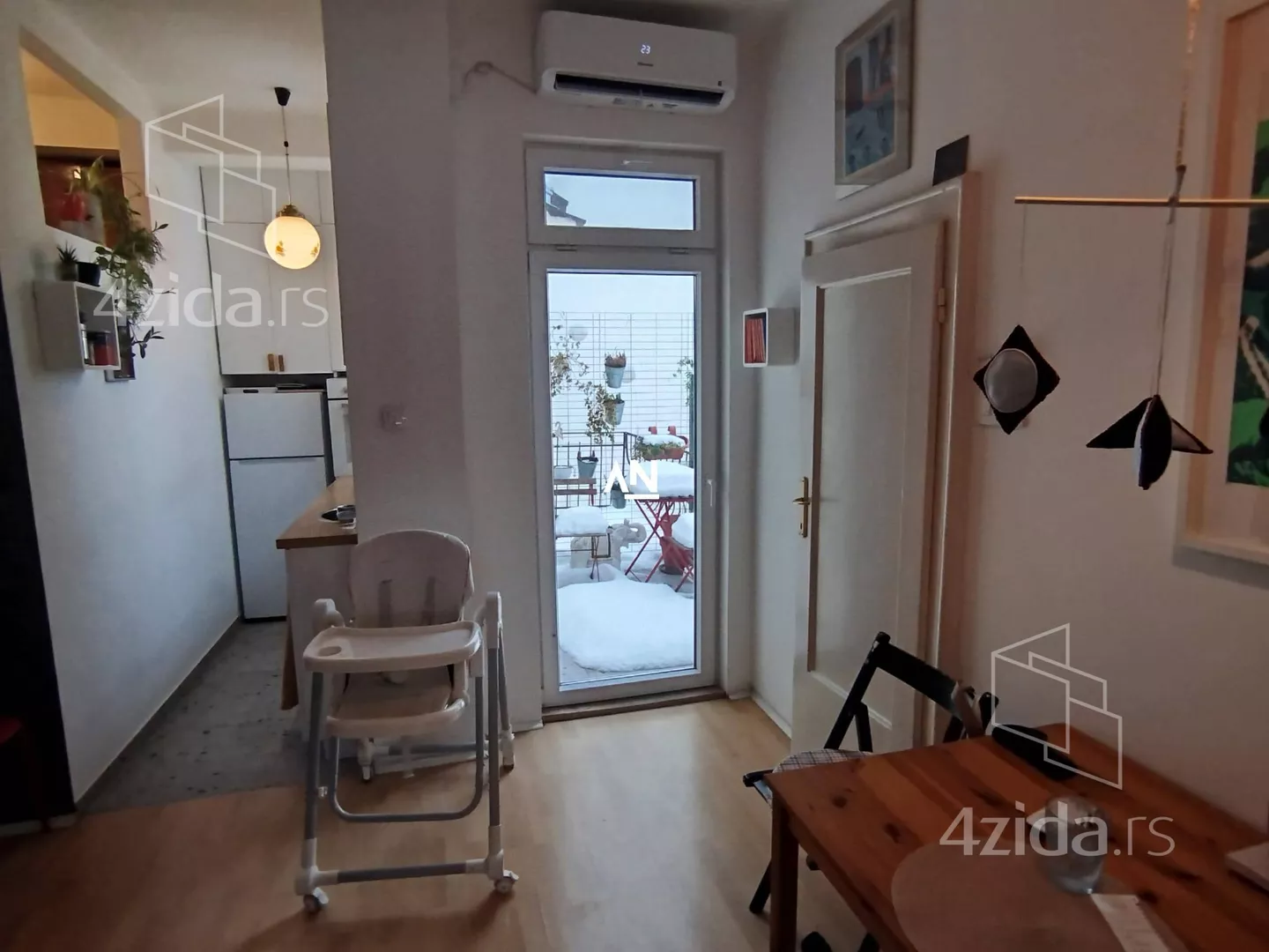 Dvoiposoban stan | 4zida