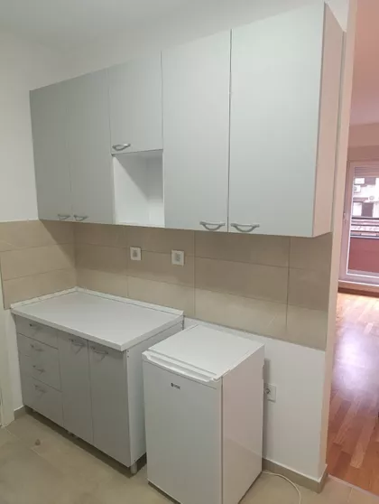 Dva Bela Goluba 14 | 4zida.rs