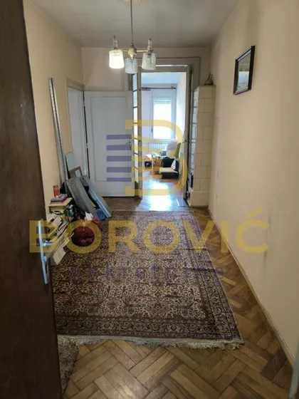 Studentski Trg | 4zida.rs