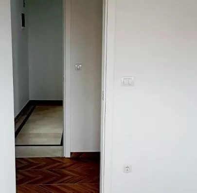 Sedmosoban stan | 4zida