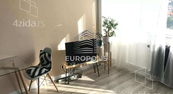 Četvoroiposoban stan | 4zida