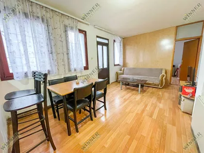 Milana Uzelca | 4zida.rs