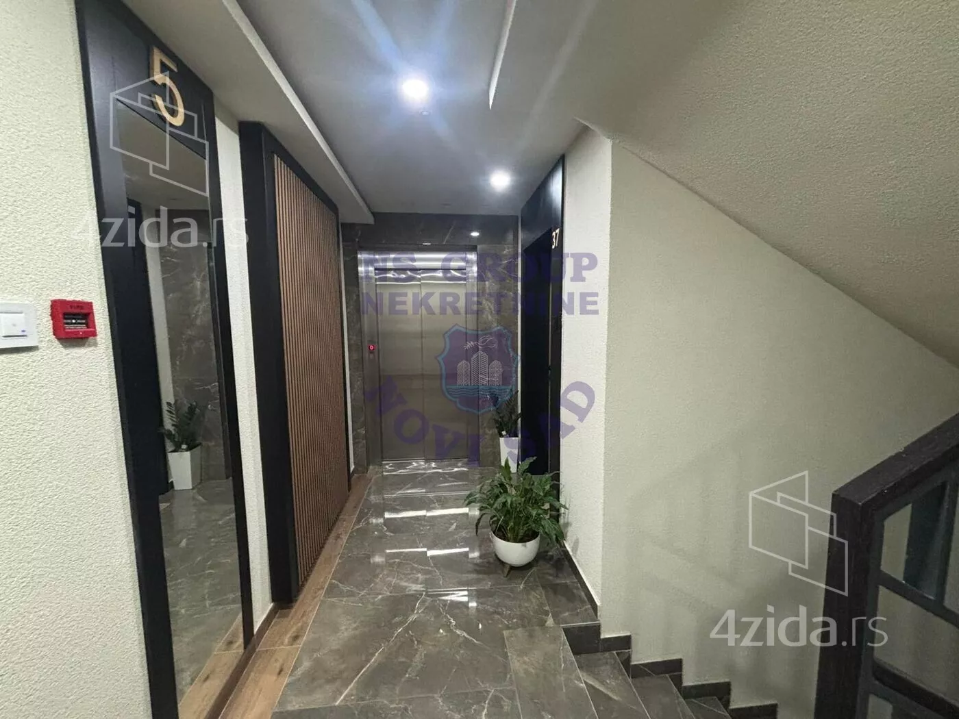 Troiposoban stan | 4zida