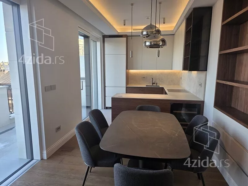 Troiposoban stan | 4zida