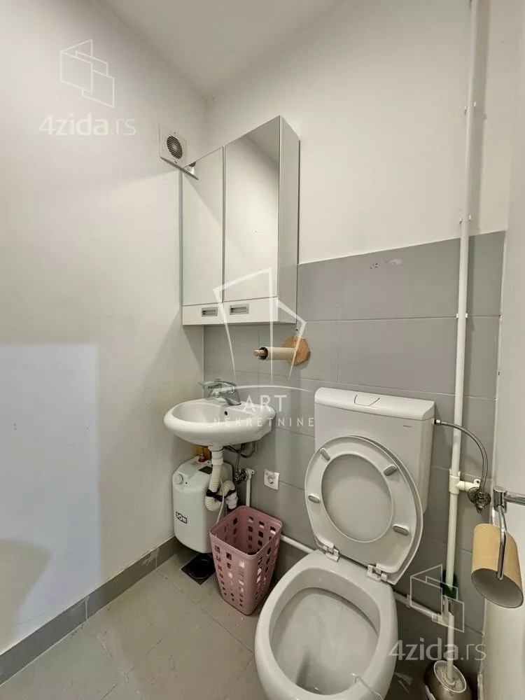Hala | 4zida
