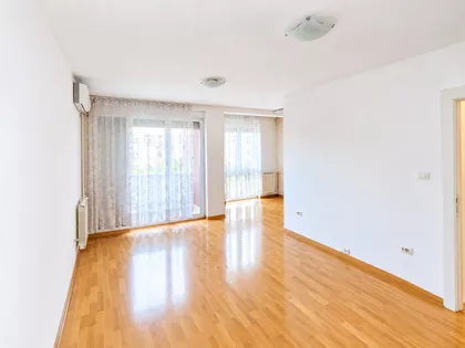 Bioskop Voždovac | 4zida.rs