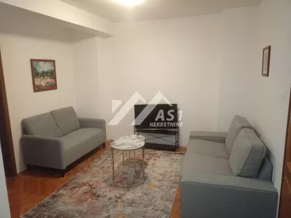 Petra Drapšina | 4zida.rs