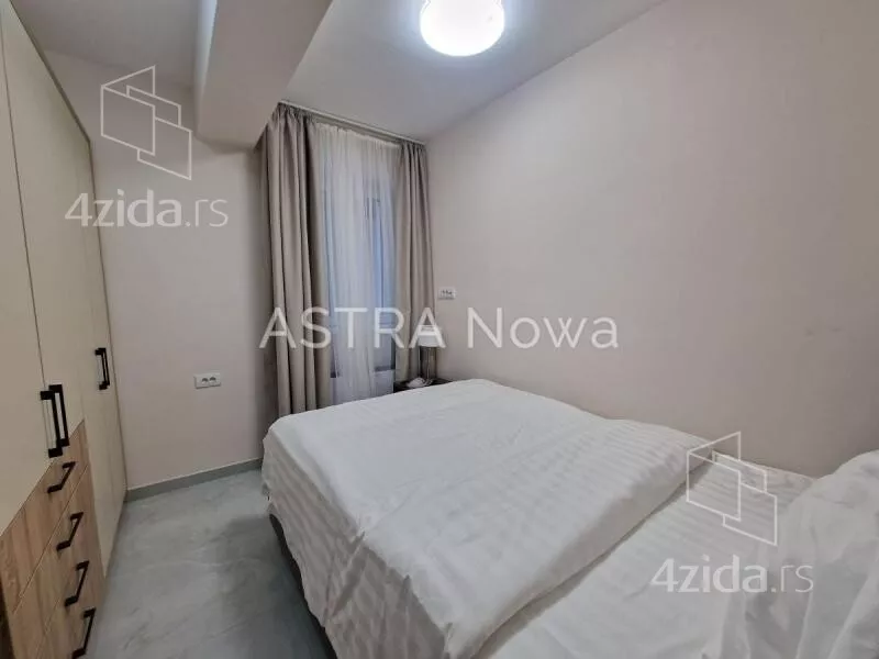 Sedmosoban stan | 4zida