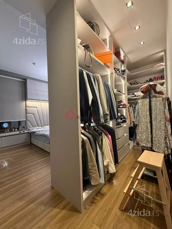 Petosoban stan | 4zida