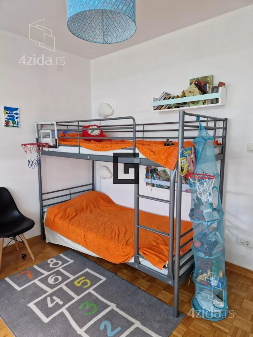 Troiposoban stan | 4zida