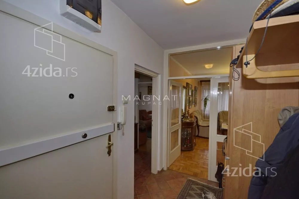 Troiposoban stan | 4zida