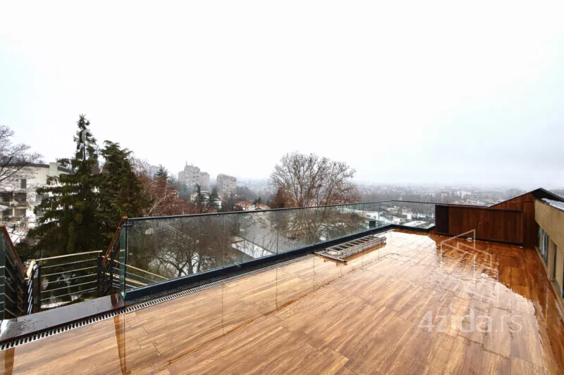 Poslovna zgrada | 4zida