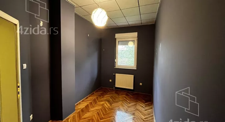 Četvoroiposoban stan | 4zida
