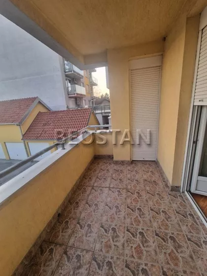 Prvomajska | 4zida.rs