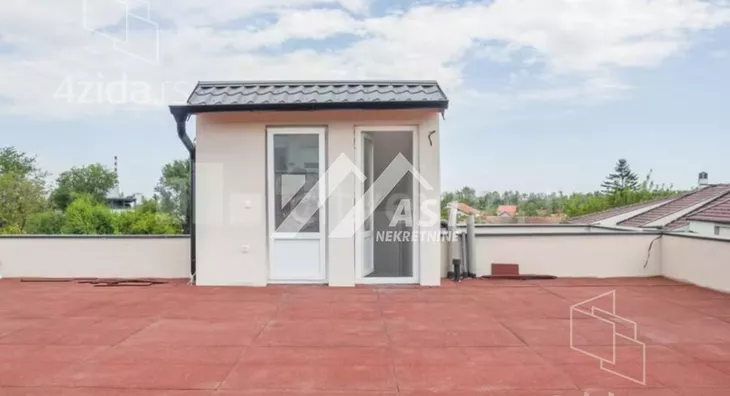 Poslovna zgrada | 4zida