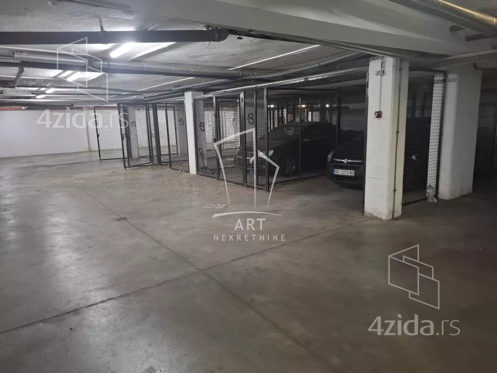 Garaža | 4zida