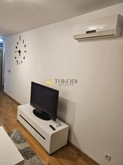 EPISKOPA VISARIONA | 4zida.rs