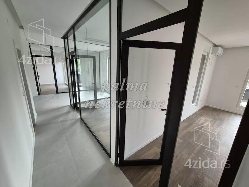 Lokal | 4zida